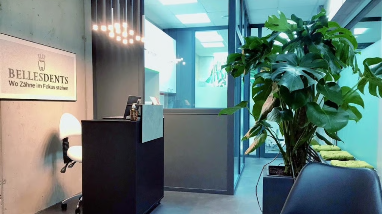 Eingangsbereich der BELLES DENTS Dentalhygiene-Praxis