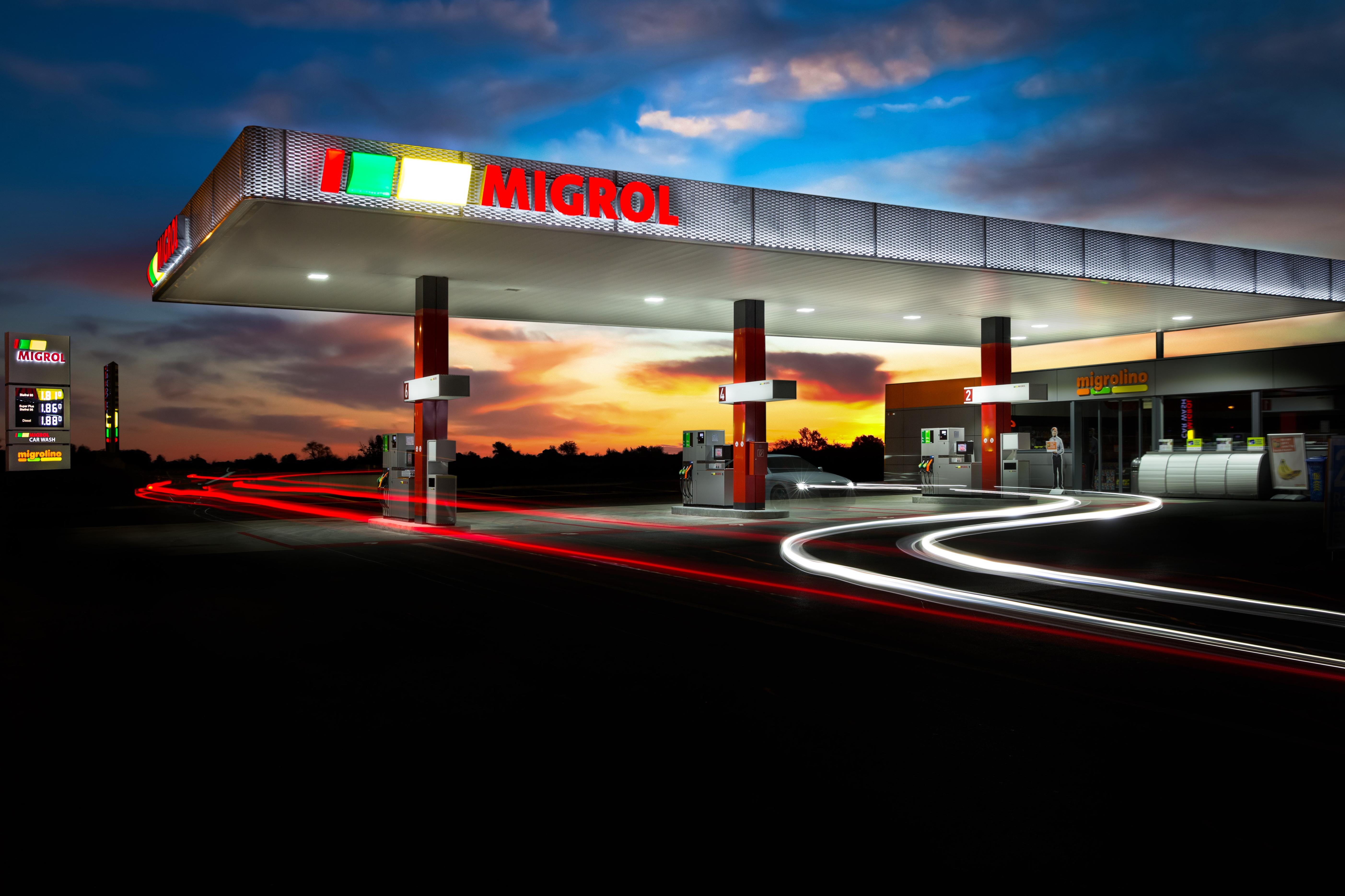 Rifornimento carburante e lavaggio auto